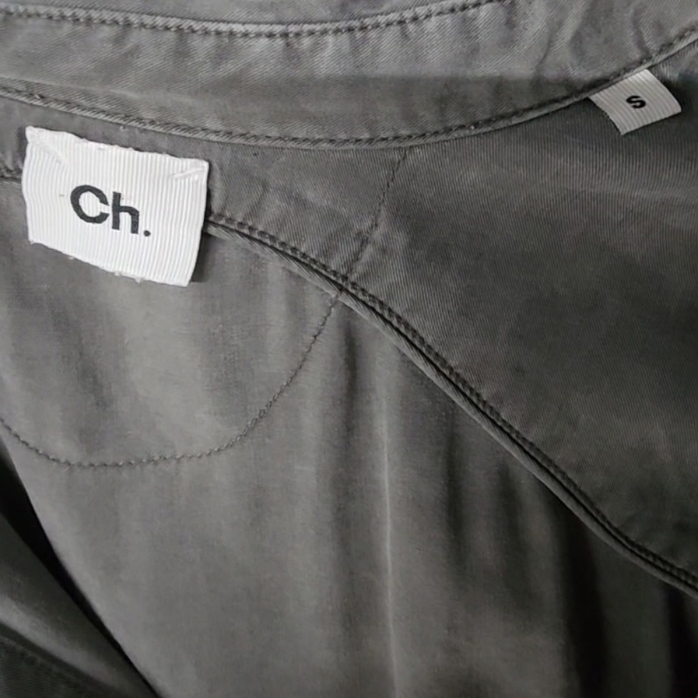 CHAPTER Gray Button-Up Shirt - Picture 3 of 3